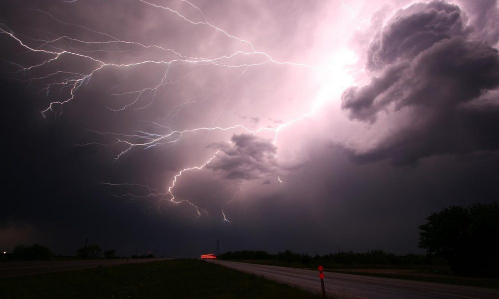 semana-de-tempo-extremo-com-ventos-de-100-km/h-e-chuva-de-200-mm;-saiba-onde-e-quando