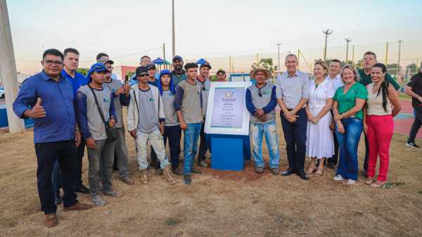 praca-do-bairro-vida-nova-recebe-duas-quadras-e-parque-infantil