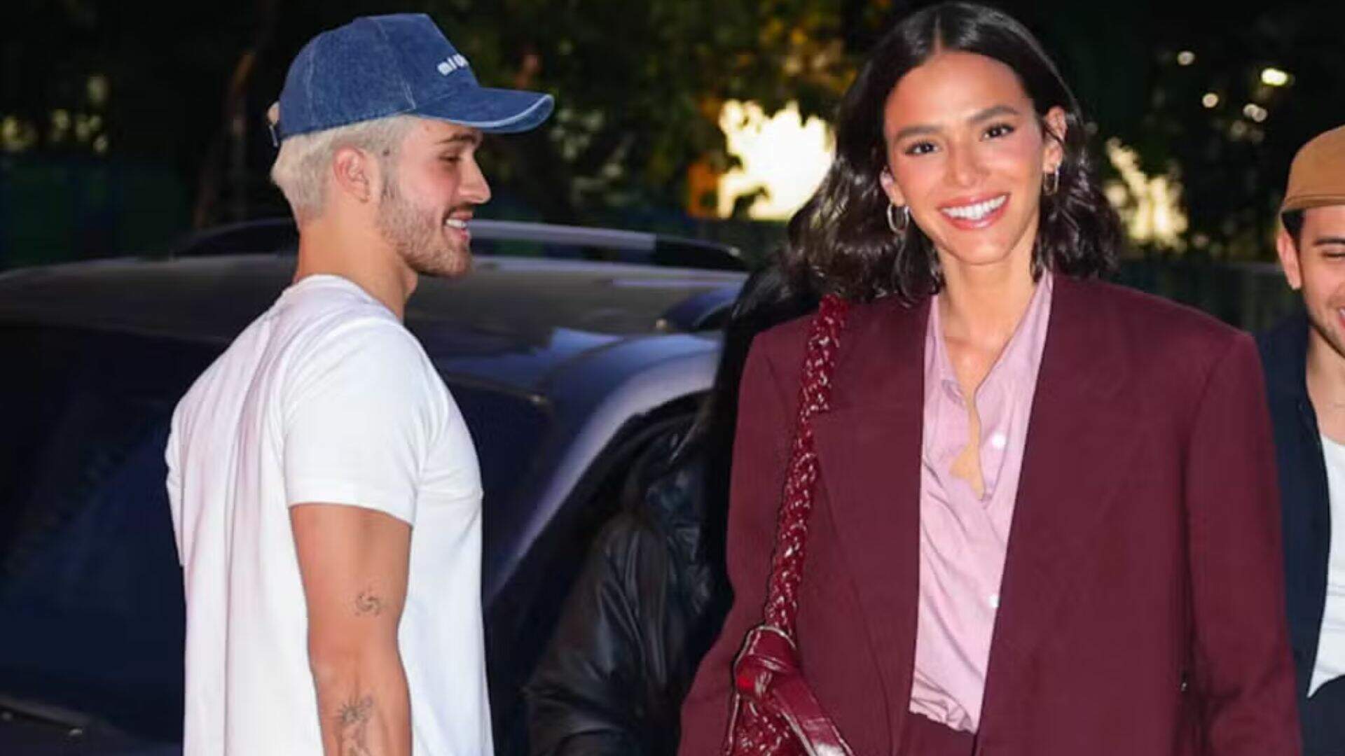 apos-declaracao-publica,-bruna-marquezine-e-joao-guilherme-chegam-juntos-a-evento-beneficente