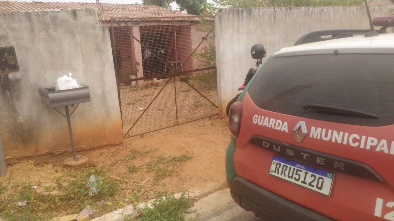 homem-e-encontrado-morto-a-facadas-em-residencia-de-varzea-grande