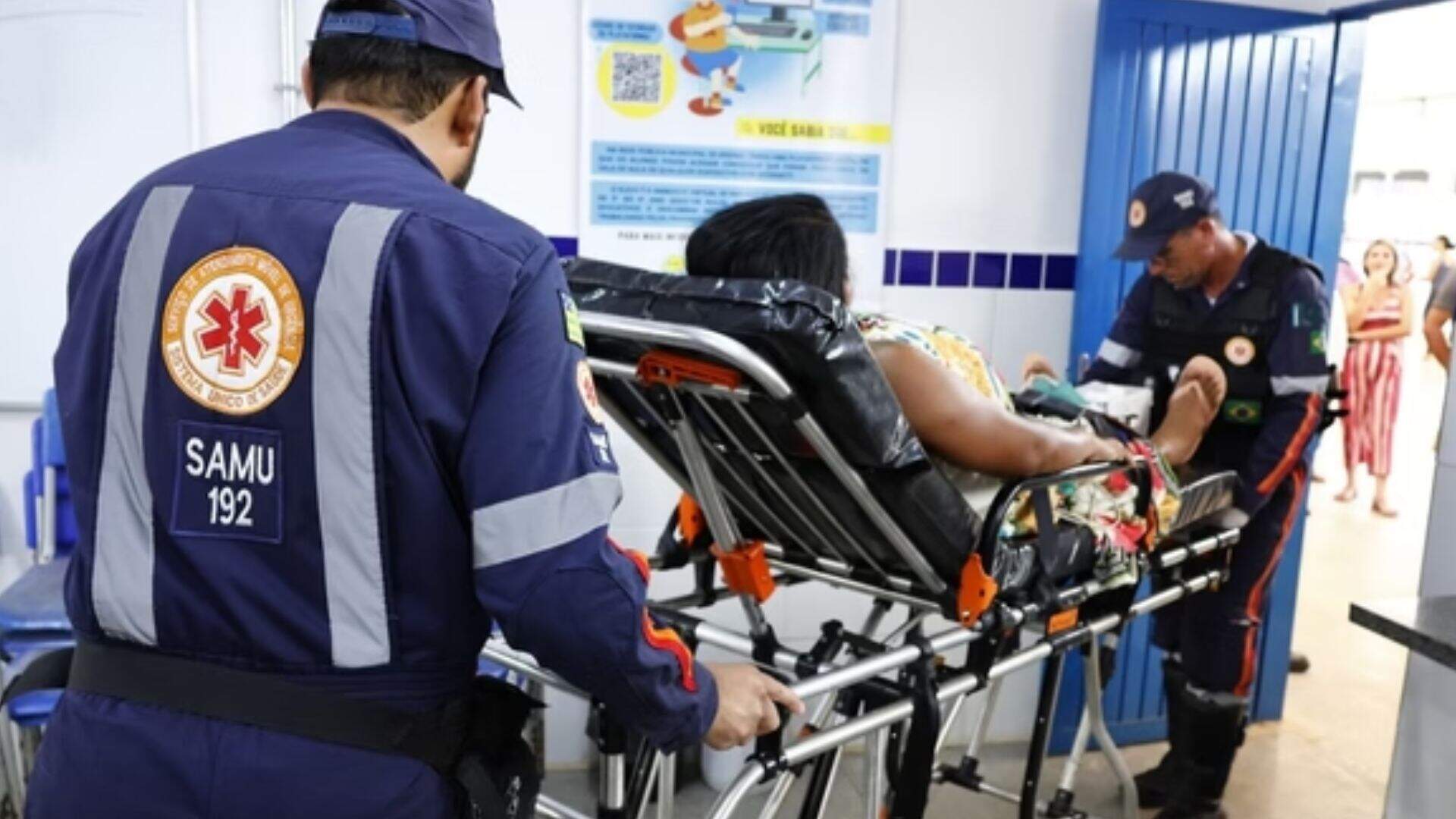 mulher-entra-em-trabalho-de-parto-dentro-de-secao-eleitoral-em-goias