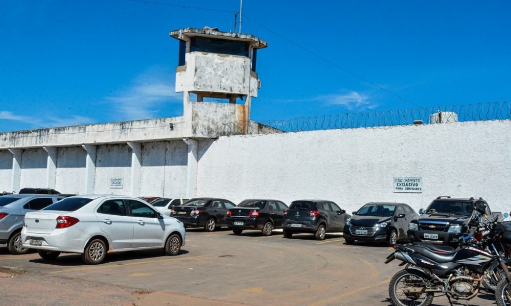 policia-penal-apreende-25-celulares-escondidos-em-garrafa-termica-na-pce