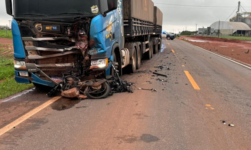 motociclista-morre-apos-bater-de-frente-com-carreta-na-mt-235-i-mt