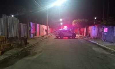 homem-e-assassinado-com-varios-tiros-na-cabeca-em-frente-de-residencia-em-primavera-do-leste