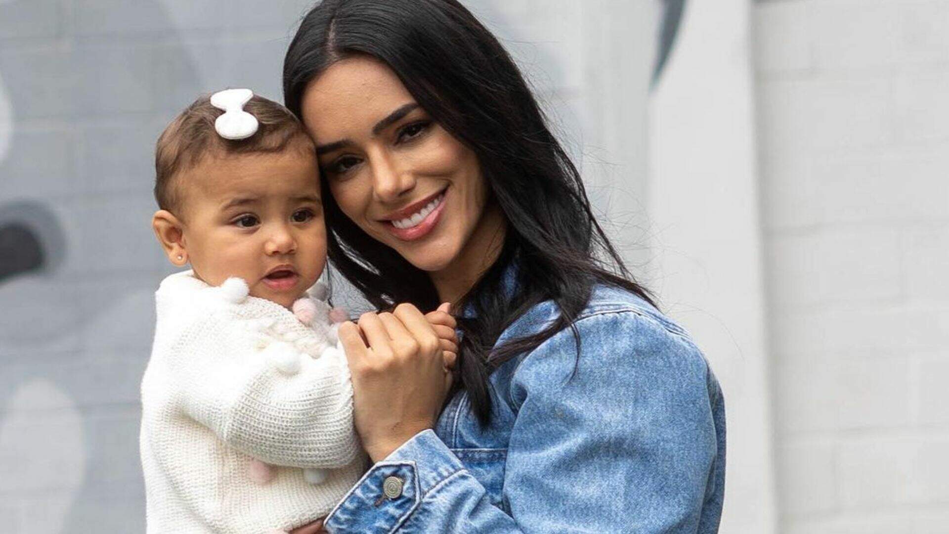 bruna-biancardi-manda-recado-para-neymar-jr.-na-companhia-da-filha,-mavie