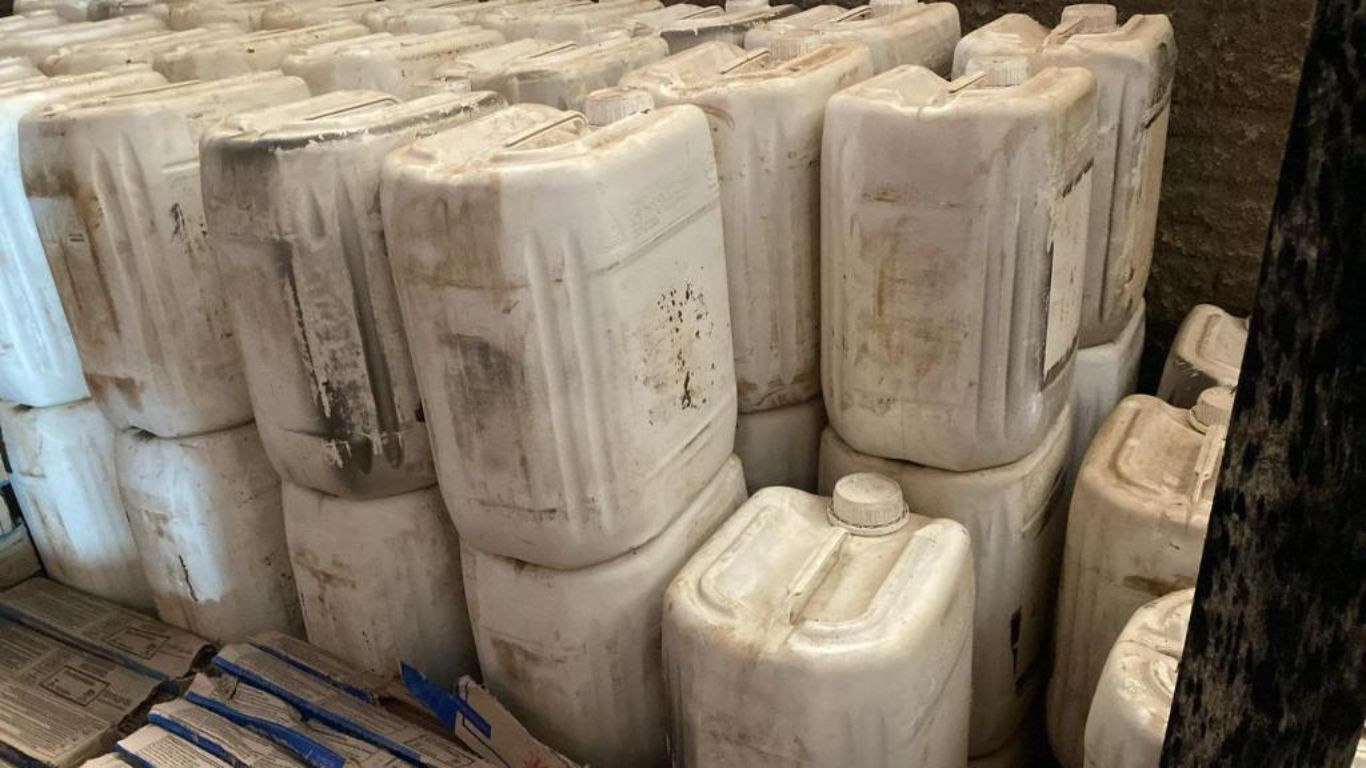 policia-localiza-comercio-ilegal-e-apreende-99-galoes-de-agrotoxicos-em-matupa