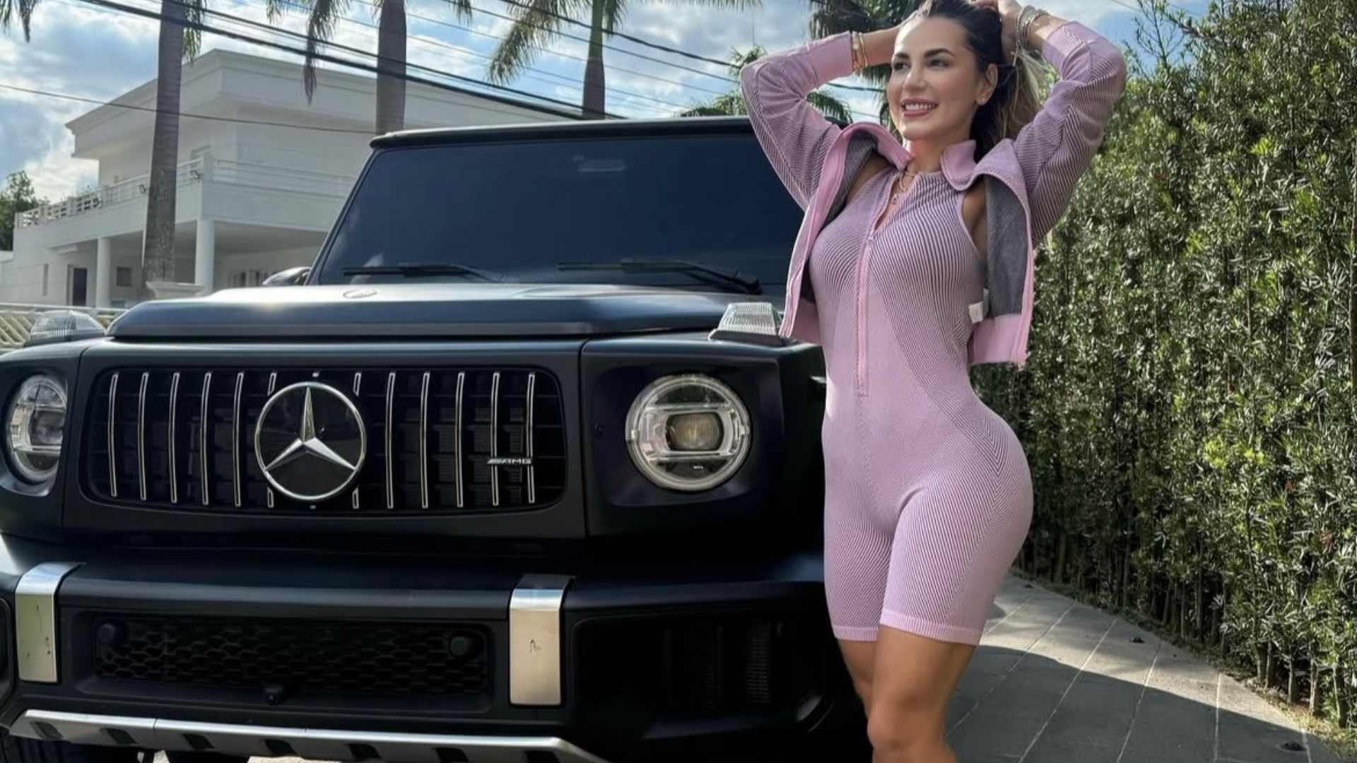 deolane-bezerra-exibe-mercedes-de-luxo-avaliada-em-quase-r$-2-milhoes
