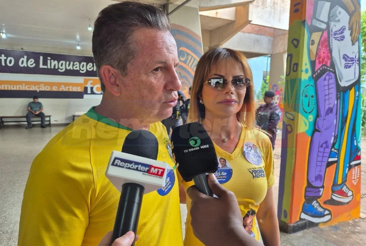 Mauro Mendes concede entrevista no dia da eleição